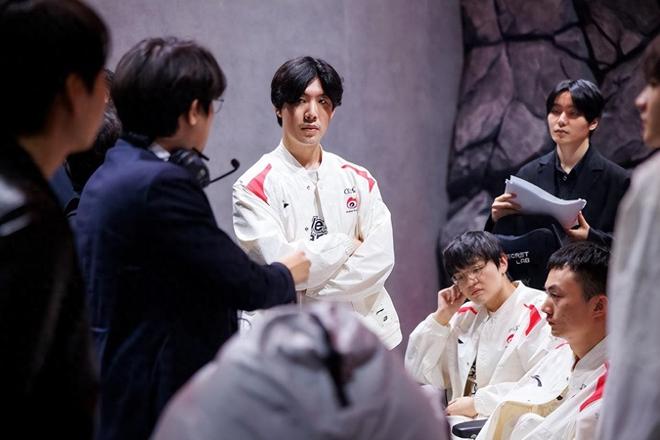 疑让粉丝们 疑让粉丝们