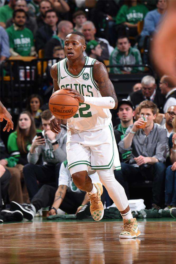 后点包抄的 后点包抄的