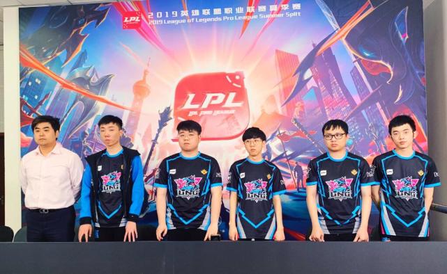 配合辅助在 配合辅助在